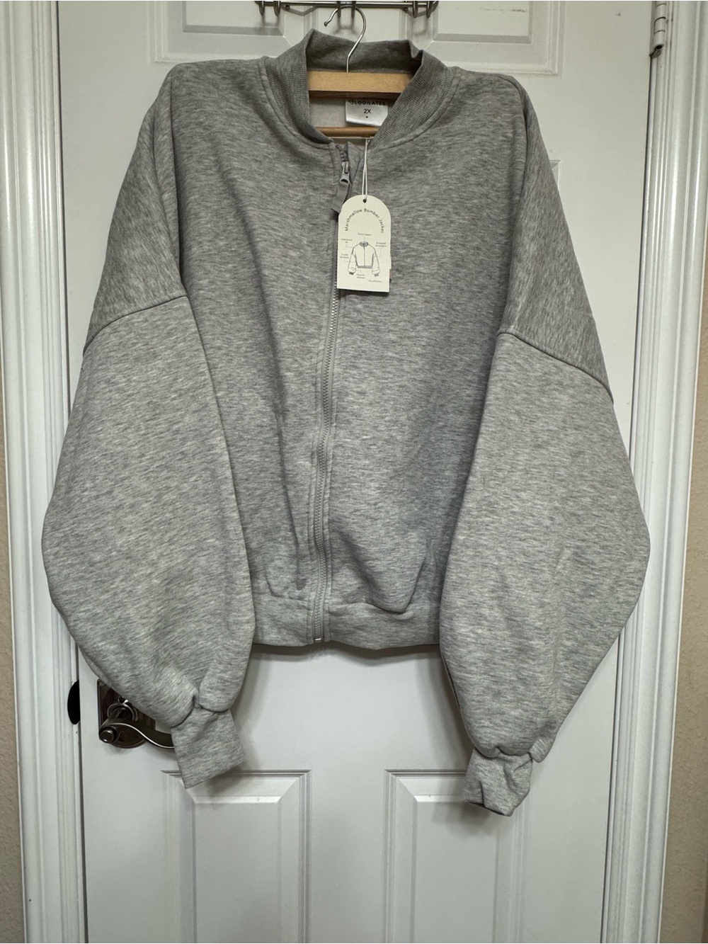 Blogilates Marshmallow Bomber Jacket Size Large Gray Activewear Athleisure Zip - Picture 4 of 7